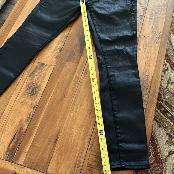 LUCKY Brand Charlie Skinny, black pants, cool texture, in very good condition - Picture 6 of 8